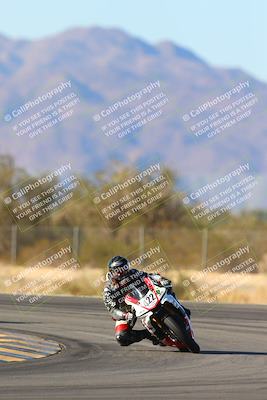 media/Jan-10-2025-CVMA Friday Practice (Fri) [[489e0da257]]/Group 4 and Trackday/Session 5 (Turn 7)/